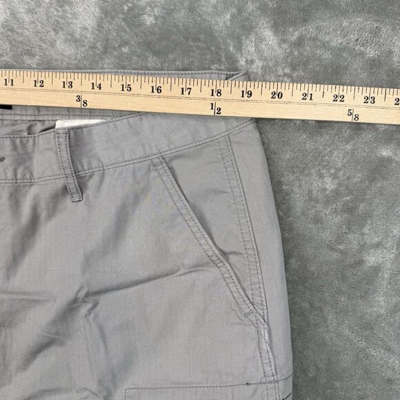 Levi’s Cargo Shorts Men’s 38 Gray Solid Canvas Pockets Hiking Casual Cotton - Picture 4 of 7